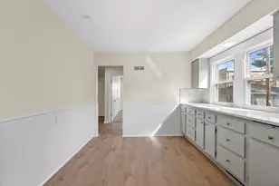 2114 S 80th St, West Allis, WI 53219 - Photo 4