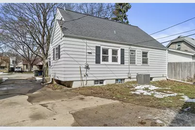 2114 S 80th St, West Allis, WI 53219 - Photo 22