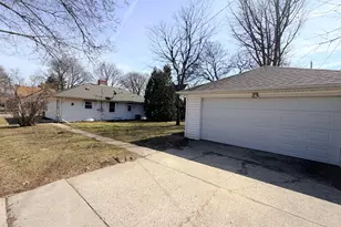 2405 S 83rd St, West Allis, WI 53219 - Photo 6
