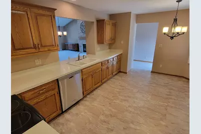 1925  Springbrook N - #D, Waukesha, WI 53186 - Photo 12