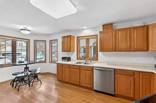 N21W24327 Cumberland Dr, Pewaukee, WI 53072 - Photo 8