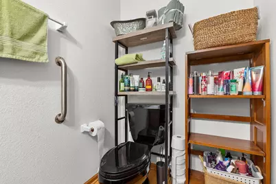 N21W24327  Cumberland Dr #36K, Pewaukee, WI 53072 - Photo 18