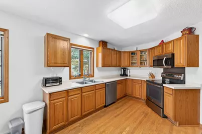 N21W24327  Cumberland Dr #36K, Pewaukee, WI 53072 - Photo 6