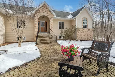 762  Valley Forge Dr, Slinger, WI 53086 - Photo 2