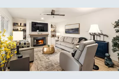 8179 S Forest Hills Cir, Franklin, WI 53132 - Photo 2