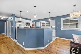 714 W Montclaire Ave, Glendale, WI 53217 - Photo 6