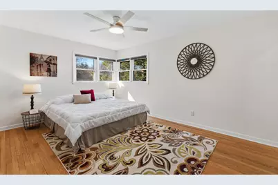 9032 N Regent Rd, Bayside, WI 53217 - Photo 10