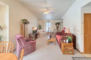 4530 Oaktree Ct, Manitowoc, WI 54220 - Photo 8