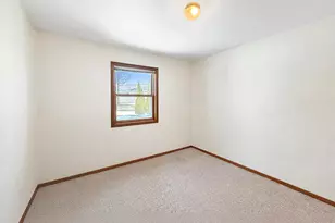 4530 Oaktree Ct, Manitowoc, WI 54220 - Photo 16