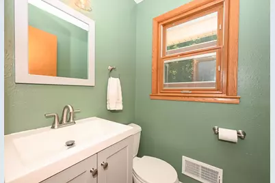 11920 W Arthur St, West Allis, WI 53227 - Photo 20