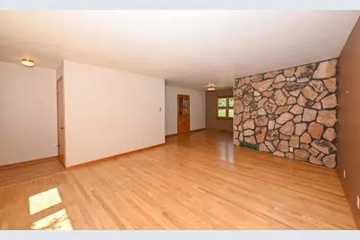 11920 W Arthur St, West Allis, WI 53227 - Photo 8