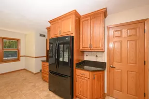 11920 W Arthur St, West Allis, WI 53227 - Photo 16