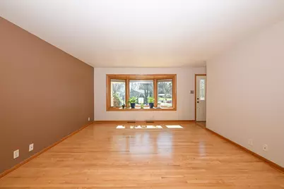 11920 W Arthur St, West Allis, WI 53227 - Photo 6