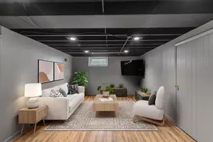 8824 W Locust St, Milwaukee, WI 53222 - Photo 12