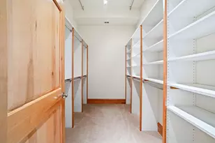 1313 N Franklin Pl, Milwaukee, WI 53202 - Photo 22