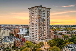 1313 N Franklin Pl, Milwaukee, WI 53202 - Photo 1