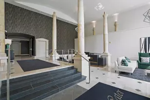 1313 N Franklin Pl, Milwaukee, WI 53202 - Photo 32