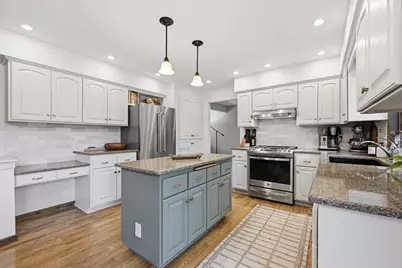 4390 S Longview Dr, New Berlin, WI 53151 - Photo 10