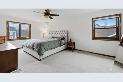 4390 S Longview Dr, New Berlin, WI 53151 - Photo 18