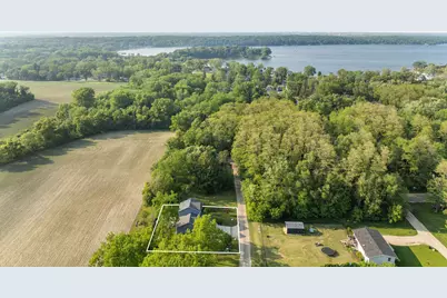 N2409  Laura St, Walworth, WI 53115 - Photo 2