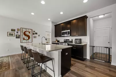 N67W25382  Breckenridge Ct, Sussex, WI 53089 - Photo 4