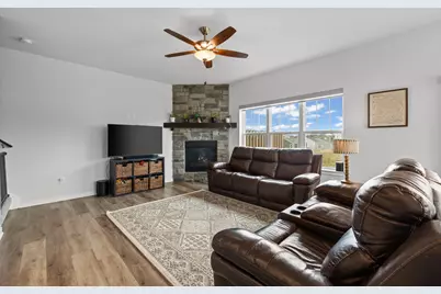 N67W25382  Breckenridge Ct, Sussex, WI 53089 - Photo 8