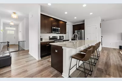 N67W25382  Breckenridge Ct, Sussex, WI 53089 - Photo 2