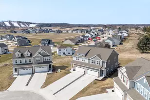 N67W25382 Breckenridge Ct, Sussex, WI 53089 - Photo 30