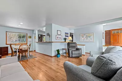 15540 W Glendale Dr, New Berlin, WI 53151 - Photo 4