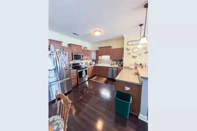 1056  Bedford Ct #102, Racine, WI 53406 - Photo 4