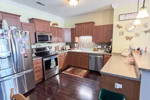 1056 Bedford Ct, Racine, WI 53406 - Photo 4