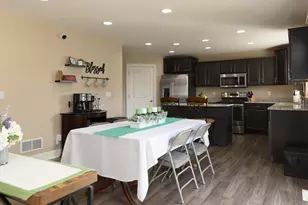 558 Yosemite Ave, Hartford, WI 53027 - Photo 4