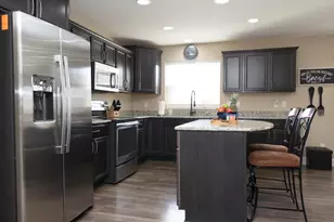 558 Yosemite Ave, Hartford, WI 53027 - Photo 2