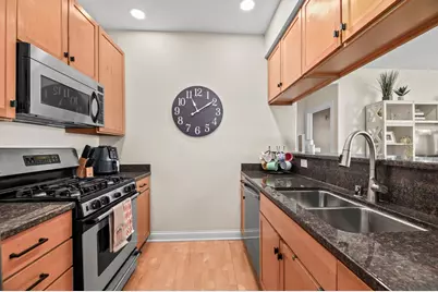 1915 N Water St #303, Milwaukee, WI 53202 - Photo 6