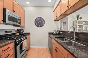 1915 N Water St, Milwaukee, WI 53202 - Photo 6