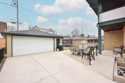 341 N Story Pkwy, Milwaukee, WI 53208 - Photo 36