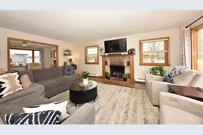 341 N Story Pkwy, Milwaukee, WI 53208 - Photo 6