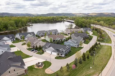 329  River Pt, La Crosse, WI 54601 - Photo 6