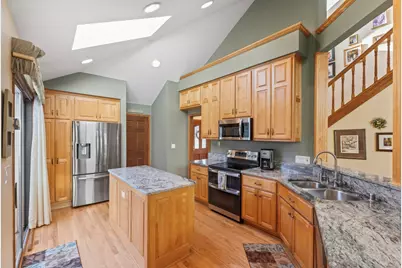 303  Pine Ter, Oconomowoc, WI 53066 - Photo 4