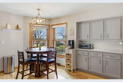 1907  Fieldcrest Ln, Waukesha, WI 53186 - Photo 10