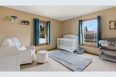 1907  Fieldcrest Ln, Waukesha, WI 53186 - Photo 18