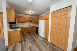 622 Shepherds Dr, West Bend, WI 53090 - Photo 6