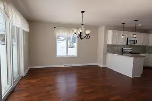 901 Hawthorne Ct, Manitowoc, WI 54220 - Photo 10