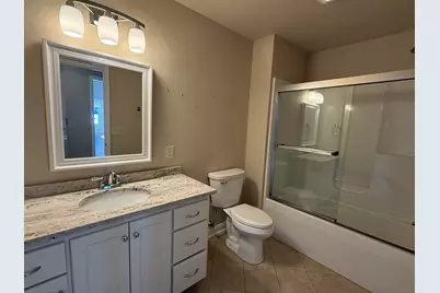901  Hawthorne Ct, Manitowoc, WI 54220 - Photo 30