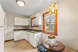 754 Summit Ave, Oconomowoc, WI 53066 - Photo 12