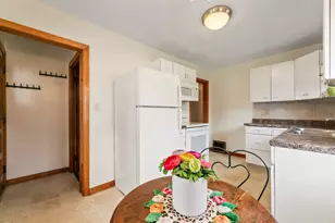 754 Summit Ave, Oconomowoc, WI 53066 - Photo 14