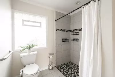 5706 W Luebbe Ln, Milwaukee, WI 53223 - Photo 20