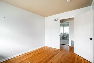 5706 W Luebbe Ln, Milwaukee, WI 53223 - Photo 16