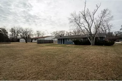 5706 W Luebbe Ln, Milwaukee, WI 53223 - Photo 34