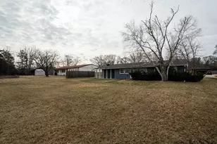 5706 W Luebbe Ln, Milwaukee, WI 53223 - Photo 34